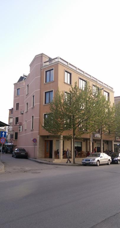 Hotel Lotus Tirana Exteriér fotografie